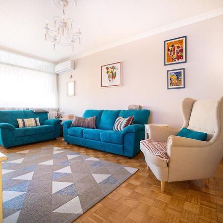 Sava Centar 1-Bedroom Apartments In The Heart Of New 베오그라드 외부 사진