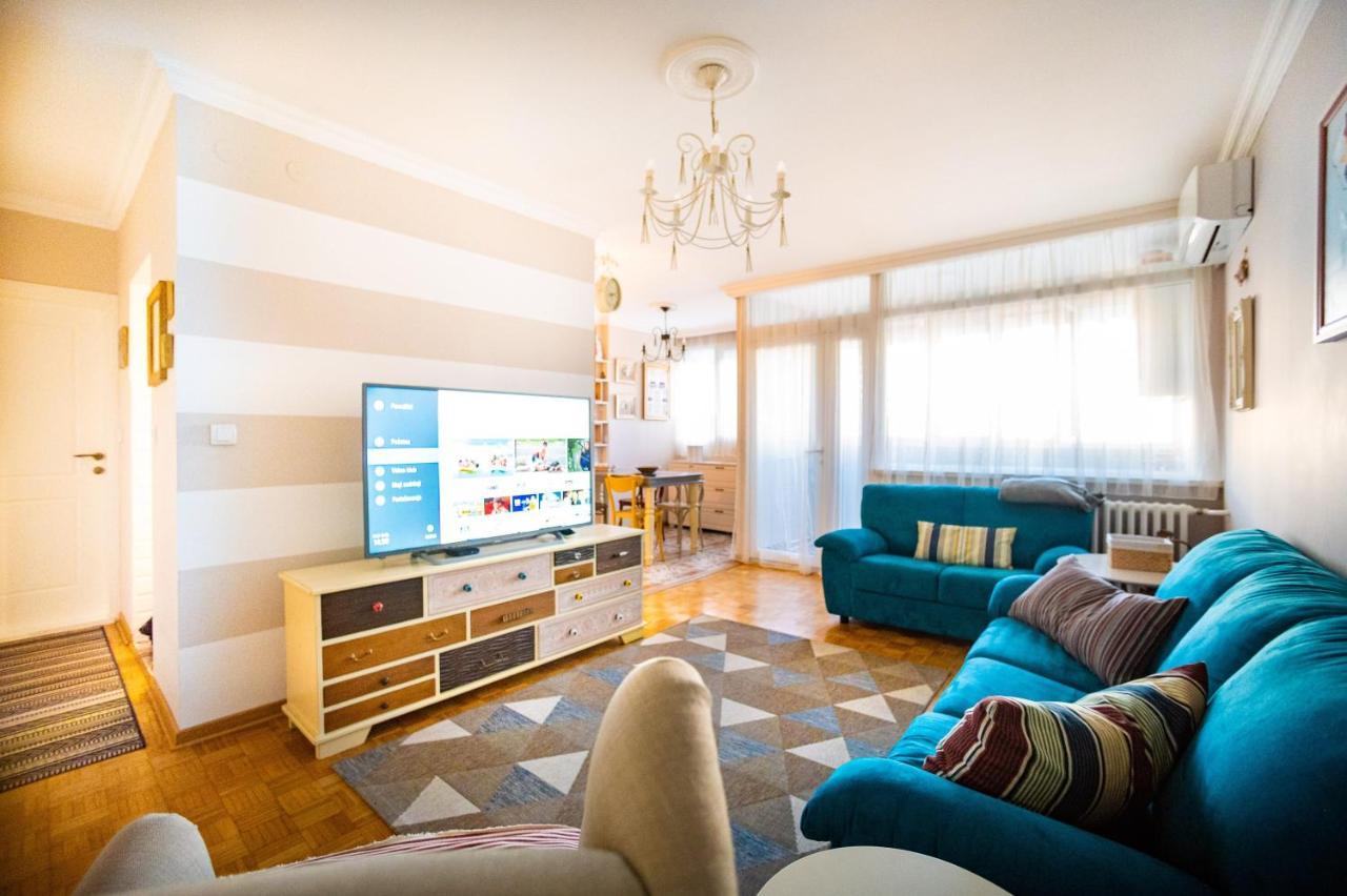 Sava Centar 1-Bedroom Apartments In The Heart Of New 베오그라드 외부 사진