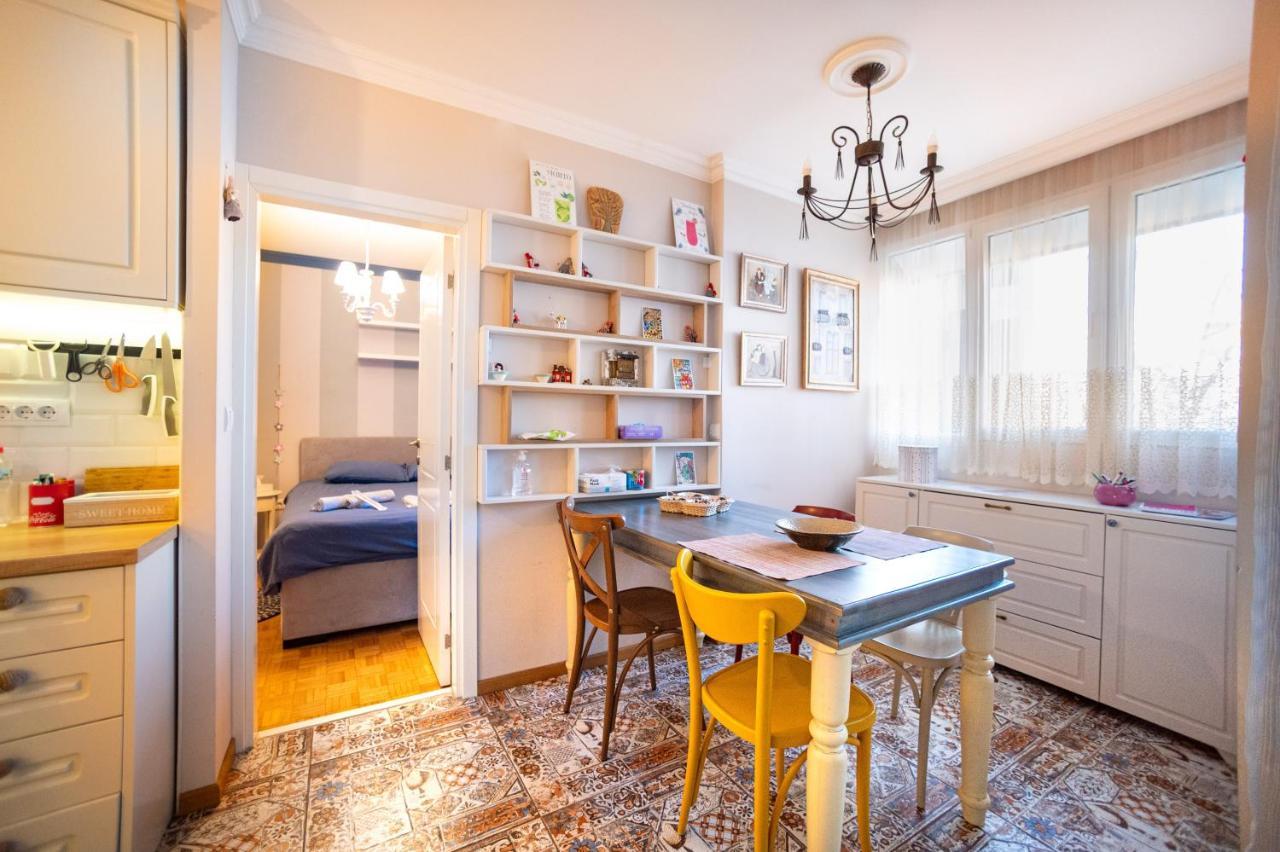 Sava Centar 1-Bedroom Apartments In The Heart Of New 베오그라드 외부 사진