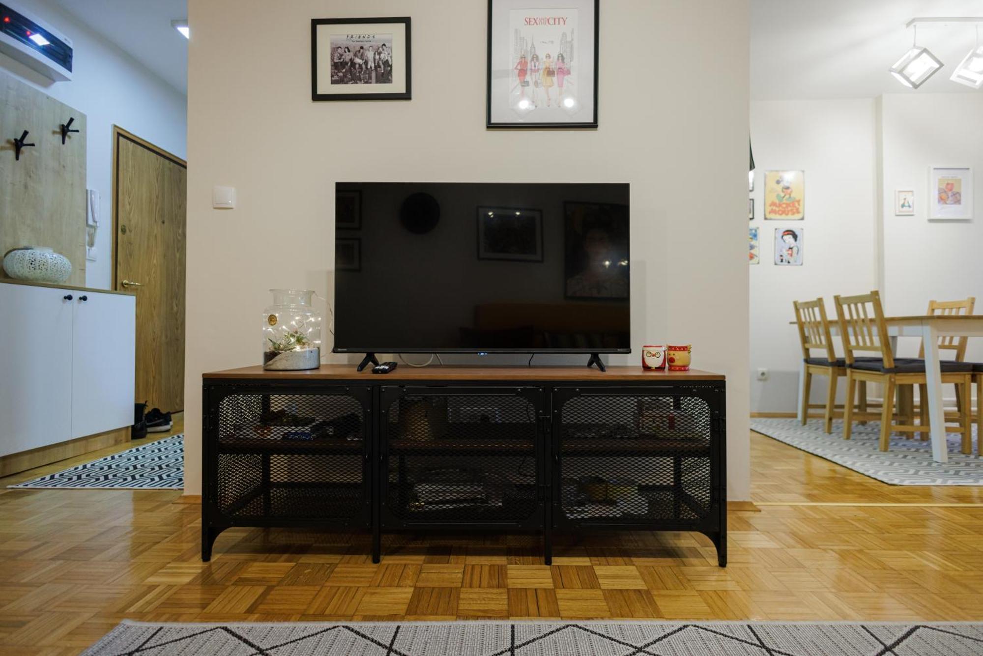 Sava Centar 1-Bedroom Apartments In The Heart Of New 베오그라드 외부 사진